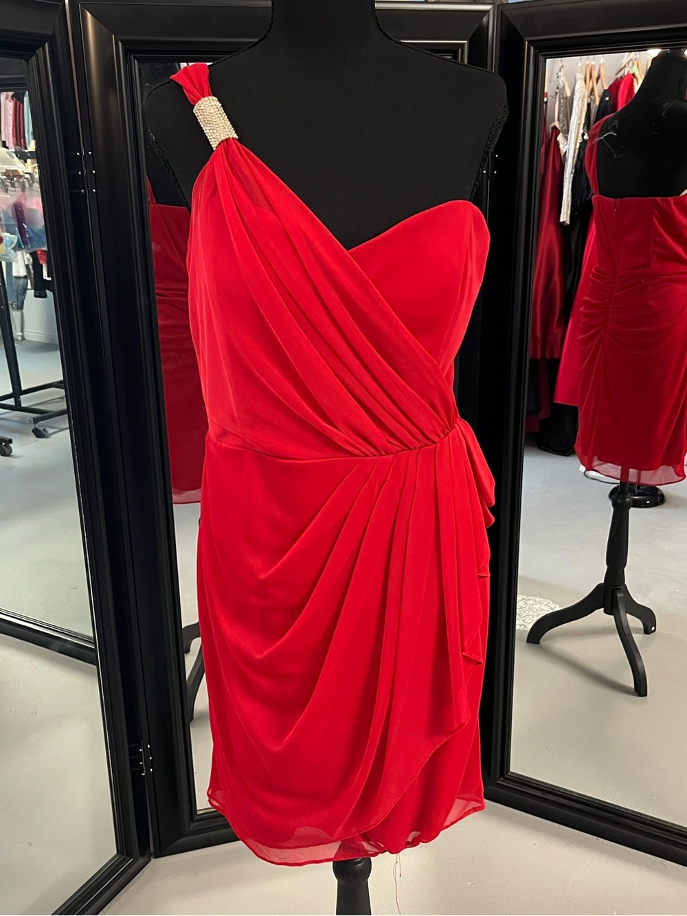 Chic Red One-Shoulder Draped Prom Dress with Rhinestone Strap